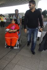 Ajay Devgan snapped at airport on 22nd Dec 2016 (47)_585ccfd20558f.JPG