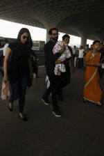 Shahid Kapoor snapped at airport on 22nd Dec 2016 (74)_585cd01fc87bf.JPG