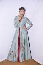 Model at Anju Modi Luxury Festive 2017 collection on 29th Dec 2016 (217)_58660670a704d.JPG