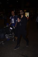Ashmit Patel snapped at airport on 1st Jan 2016 (58)_5869f6be52914.JPG