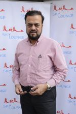 Ajay Devgan and Isha Koppikar at Sheesha Sky Lounge launch on 8th Jan 2017 (43)_58735a523845a.JPG