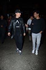 Dj Axwell snapped at airport on 10th Jan 2017 (51)_587606cde7bc8.JPG
