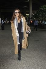 Neha Dhupia snapped at airport on 16th Jan 2017 (7)_587db61e34b59.jpg