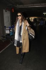 Neha Dhupia snapped at airport on 16th Jan 2017 (9)_587db61f53d27.jpg