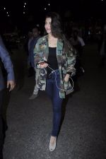 Jacqueline Fernandez snapped at the airport on 17th Jan 2017 (20)_588081e106356.JPG