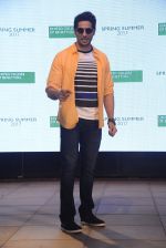 Sidharth Malhotra at Benetton show on 18th Jan 2017 (25)_58808e463547d.JPG