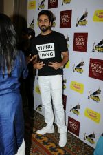 Ayushman Khurana at Radio mirchi award at JW MARRIOTT on 24.01.2017 (19)_5888406f650ff.jpg