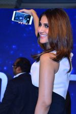 Vaani kapoor at the Launch of smart phone Huawei Honor 6X on 24th Jan 2017 (1)_5888414071e36.JPG