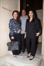 Kareena Kapoor and Sophie Chaudhary snapped at Manish Malhotra house on 26th Jan 2017 (17)_588aef2680ed4.jpg