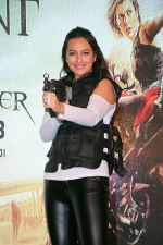 Sonakshi Sinha at Phoenix mall on 27th Jan 2017 (9)_588deb49477f5.jpg