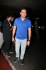 Bhushan Kumar snapped at airport on 30th Jan 2017 (22)_58903040aadbb.jpg