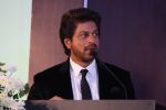 Shah Rukh Khan at the 4th National Yash Chopra Memorial Award on 25th Feb 2017 (127)_58b30e46c5f96.JPG