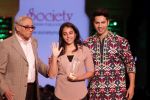 Varun Dhawan walk the Ramp For Cancer Patients at Fevicol Caring with Style on 26th Feb 2017 (30)_58b3df5edd19c.JPG