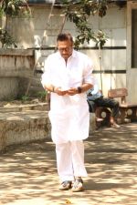 Jackie Shroff at the Furneral Of Sunil Shetty_s Father Veerappa T Shetty on 2nd March 2017 (83)_58b93696315d8.JPG