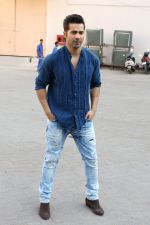 Varun Dhawan at the Promotional Interview for Badrinath Ki Dulhania on 2nd March 2017 (32)_58b93fb45aae3.JPG