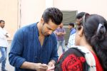 Varun Dhawan at the Promotional Interview for Badrinath Ki Dulhania on 2nd March 2017 (41)_58b93fc444112.JPG