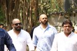 at the Furneral Of Sunil Shetty_s Father Veerappa T Shetty on 2nd March 2017 (64)_58b936b8e98a8.JPG