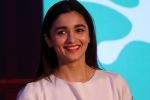 Alia Bhatt at The Launch Of Life Sim Experiential Game Alia Bhatt Star Life on 21st March 2017 (17)_58d21dabc0269.JPG