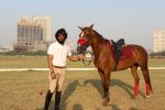  Randeep Hooda Is Show Jumping At Race Cource on 24th March 2017 (29)_58d626c732638.JPG