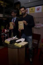John Abraham at DR.Aashish Contractor Book Launch on 24th March 2017 (62)_58d6247c1d9bb.JPG
