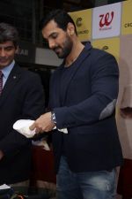 John Abraham at DR.Aashish Contractor Book Launch on 24th March 2017 (65)_58d6248194bec.JPG