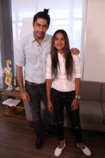 Nia Sharma & Namit Khanna at an Interview For Web Series Twisted on 25th March 2017 (5)_58d79f4c8d2f9.JPG