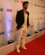 Hrithik Roshan On Red Carpet Of Hello Hall Of Fame Awards on 29th March 2017 (28)_58dcceebc7444.jpg