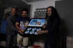 Kailash Kher at the Song Launch Of Vote Do For Movie Blue Mountains on 29th March 2017 (24)_58dcd126ba8ed.JPG