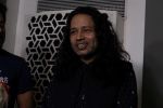 Kailash Kher at the Song Launch Of Vote Do For Movie Blue Mountains on 29th March 2017 (32)_58dcd1368b974.JPG