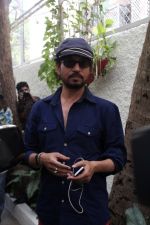  Irrfan Khan Spotted at Sunny Super Sound on 30th March 2017 (13)_58de367df0ecf.JPG