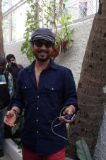  Irrfan Khan Spotted at Sunny Super Sound on 30th March 2017 (15)_58de36815f8de.JPG