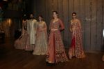 Alecia Raut at the Unveiling Of Shyamal & Bhumika�s Spring Summer 17 Collection on 31st March 2017 (5)_58dfa156487cc.JPG