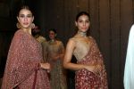 Alecia Raut at the Unveiling Of Shyamal & Bhumika�s Spring Summer 17 Collection on 31st March 2017 (6)_58dfa158c6491.JPG
