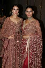 Deepti Gujral at the Unveiling Of Shyamal & Bhumika�s Spring Summer 17 Collection on 31st March 2017 (66)_58dfa3cd4dd97.JPG