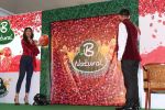 Shilpa Shetty at Launch Of B Natural Fruits Beverages on 12th April 2017 (15)_58f373410dcd9.JPG