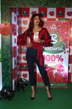 Shilpa Shetty at Launch Of B Natural Fruits Beverages on 12th April 2017 (46)_58f373814db41.JPG