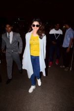 Urvashi Rautela Spotted At Airport on 21st April 2017 (4)_58faf7ad1dbe2.JPG