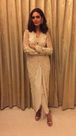 Esha Gupta looked gorgeous at the Cama Awards on 26th April 2017 (4)_5901c50119e65.jpeg