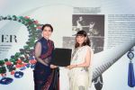 Kajol at the launch of The Iconic Book in Delhi on 10th May 2017 (6)_5913ece5737cd.jpeg