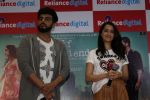Shraddha Kapoor, Arjun Kapoor Promotes Half Girlfriend at Reliance Digital Store on 20th May 2017 (20)_59212449a6e1c.JPG