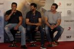 Salman Khan, Sohail Khan, Kabir Khan at the Trailer Launch Of Film Tubelight on 25th May 2017 (143)_5927f975f1e26.JPG