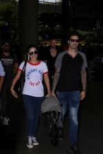 Sunny Leone With Daniel Weber Spotted At Airport on 26th May 2017 (2)_5929785c44418.JPG