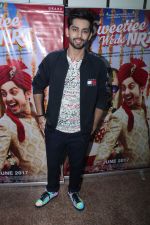 Himansh Kohli at the Promotional Interview for Film Sweetiee Weds NRI on Ist June 2017 (103)_59302038a67b1.JPG
