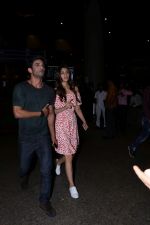 Sushant Singh Rajput, Kriti Sanon Spotted At Airport on 1st June 2017 (7)_59310e96a48bf.JPG