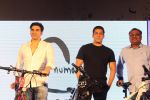 Salman Khan, Arbaaz Khan at the Launch Of Being Human Electric Cycles on 5th June 2017 (21)_593649be02900.JPG