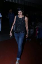 Mandira Bedi at the airport on 10th June 2017 (10)_593bc07e96a09.jpeg