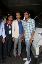 Nawazuddin Siddiqui at the airport on 10th June 2017 Nawazuddin Siddiqui at the airport on 10th June 2017 (11)_593bc13355c33.jpeg