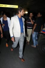 Nawazuddin Siddiqui at the airport on 10th June 2017 (13)_593bc134481b3.jpeg