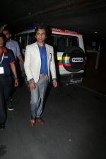 Nawazuddin Siddiqui at the airport on 10th June 2017 (8)_593bc1318649c.jpeg