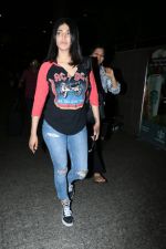 Shruti Haasan at the airport on 10th June 2017 (12)_593bc1ca0204b.jpeg